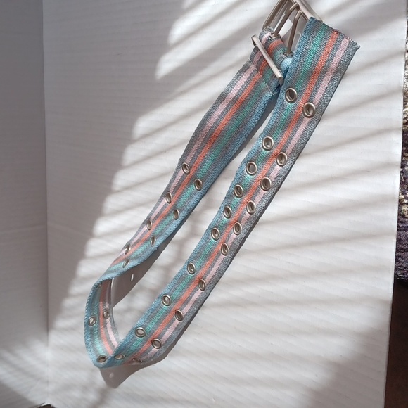 $4 Add-on New Pastel Striped Belt - Size 10 (Girl) - Picture 5 of 7